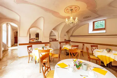 Hotel Regina Del Garda Suite in Toscolano Maderno — foto 14