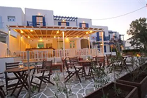 Paros Inn Hotel in Πίσω Λιβάδι — foto 11