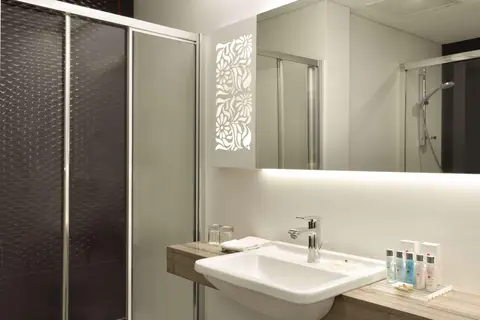 Ramada Hotel & Suites by Wyndham Izmir Kemalpasa in Konak, foto 16