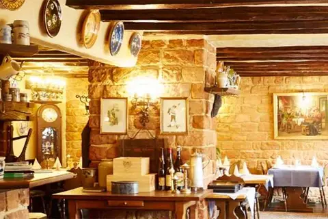 Hotel en Restaurant Burgschänke in Kaiserslautern — foto 6