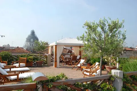 Saturnia & International in Venetië, foto 19