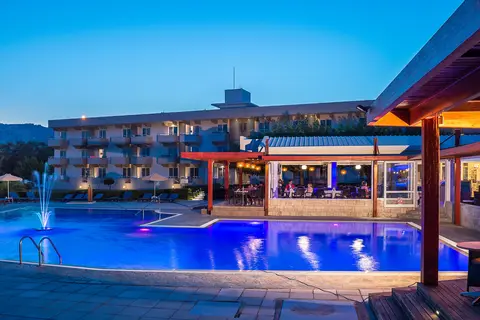 Zoes Hotel in Φαληράκι