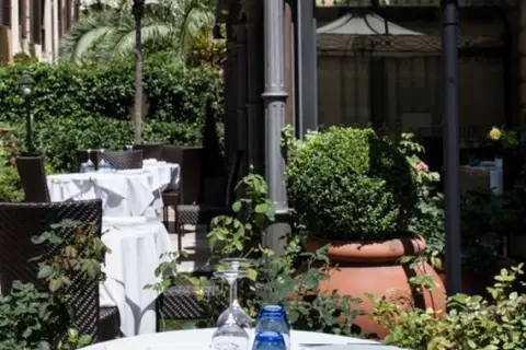 Rose Garden Palace in Rome — foto 17
