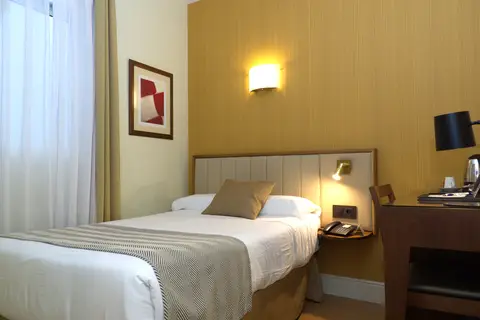 Hotel Los Condes in Madrid — foto 23