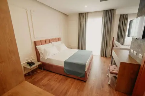 Martiness Hotel in Durrës — foto 11