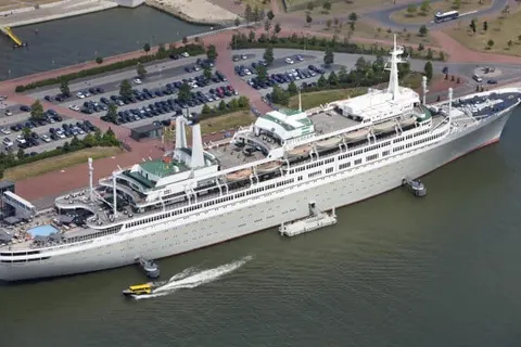 ss Rotterdam in Rotterdam — foto 37