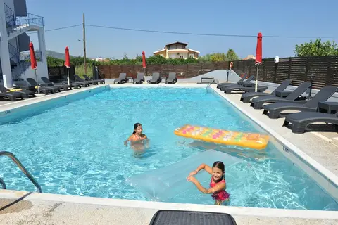 Maritime Hotel Apartments in Κρεμαστή — foto 13