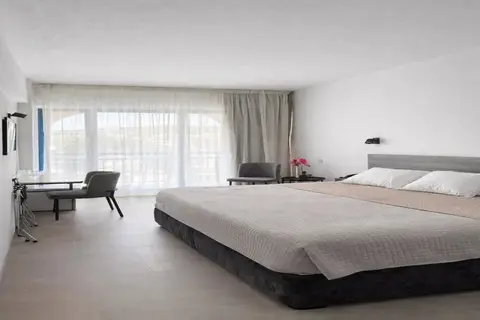 Navarria Hotel in Limassol — foto 23