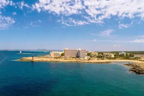 Universal Hotel Romantica in Colònia de Sant Jordi — foto 15