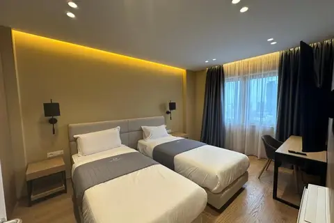 Mulaj Hotel in Tirana — foto 9