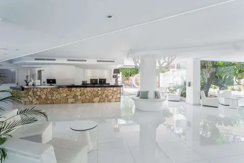 Fergus Style Cala Blanca Suites in Santa Ponça — foto 30
