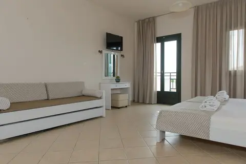 So Nice Hotel in Marathokampos, foto 26