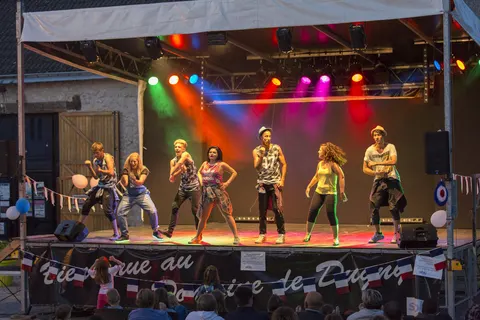 Camping Domaine De Dugny foto 15