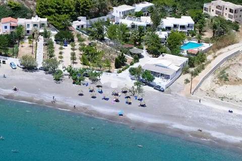 Avra Beach in Σαρακίνικο — foto 3