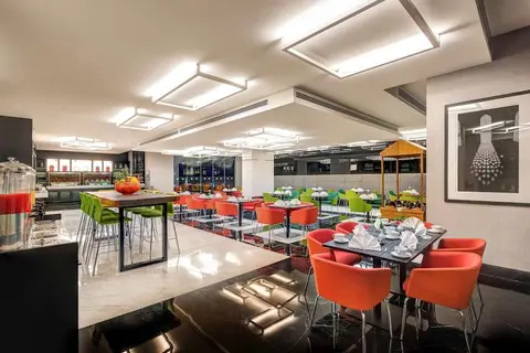 Hotel Novotel Sharjah Expo Centre in Sharjah — foto 7