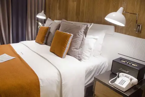 Brown's Central Hotel in Almada — foto 19