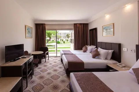Pyramids Park Resort Cairo in كفرة نصار — foto 17