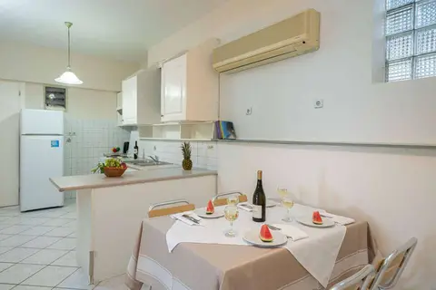 Karavados Beach Hotel in Καραβάδος — foto 6