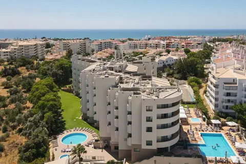 Holiday Inn Algarve Albufeira in Albufeira — foto 9