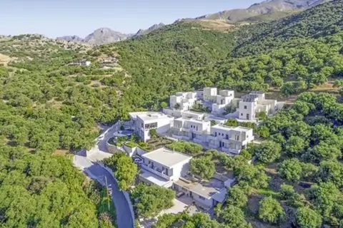 Polyrizos (Polyrisos) in Aνω Ρoδάκινo — foto 26