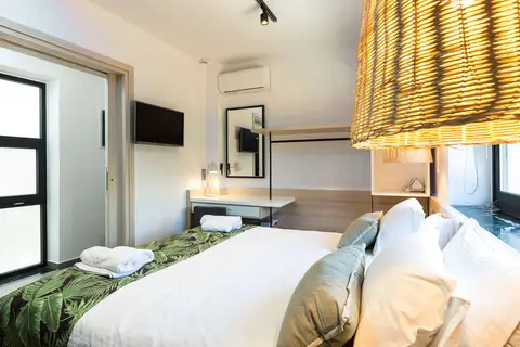T Hotel Premium Suites in Vlichada, foto 22