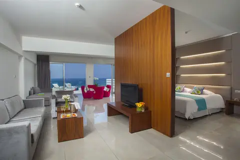 King Evelthon Beach Hotel and Resort in Paphos — foto 23