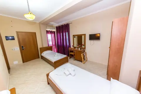Hotel Bahamas in Saranda — foto 11