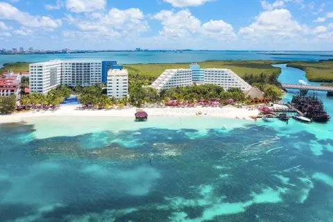 Oasis Palm in Gran Oasis Cancun