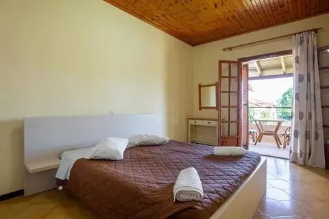 Appartementen Kamari in Αχαράβη — foto 9