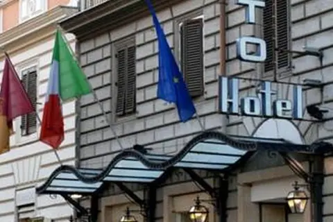 Room Select Via Veneto in Rome