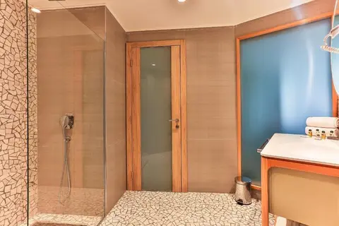Carine Hotel Centar in Podgorica — foto 18