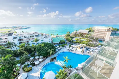 Sonesta Maho Beach Resort & Casino St. Maarten in Lowlands