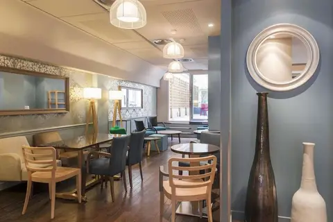 Hotel Magenta 38 by HappyCulture in Parijs — foto 3