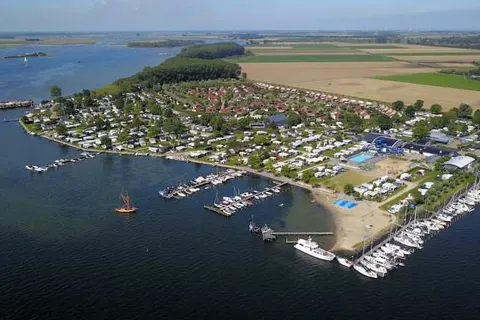 Camping en Villapark De Paardekreek foto 15