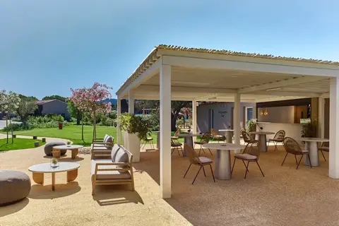 Baia di Chia Resort Sardinia, Curio Collection by Hilton in Domus de Maria — foto 8