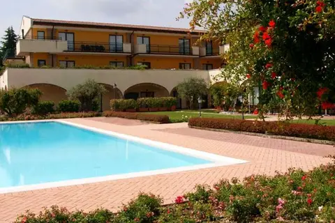 Residence Le Terrazze Sul Lago in Padenghe sul Garda — foto 5