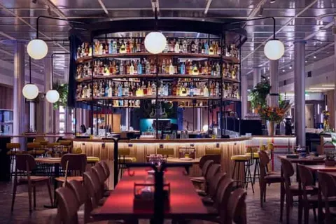 Motto by Hilton Rotterdam Blaak foto 3