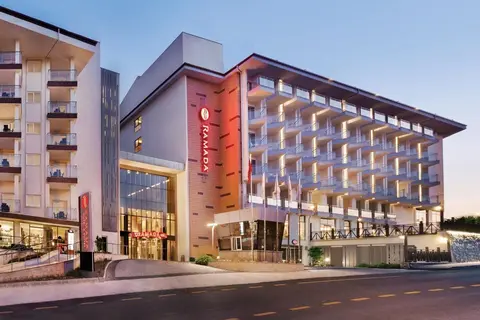 Ramada Hotel & Suites by Wyndham Kusadasi in Kusadasi — foto 15