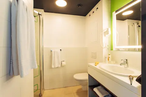 harry’s home Wien Millennium Tower in Wenen — foto 22