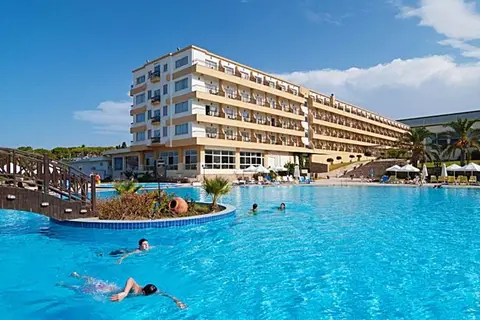 Acapulco Resort Convention & Spa in Girne — foto 13
