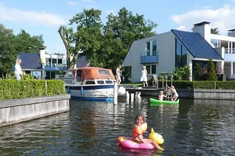 Rien van den Broeke Village foto 1