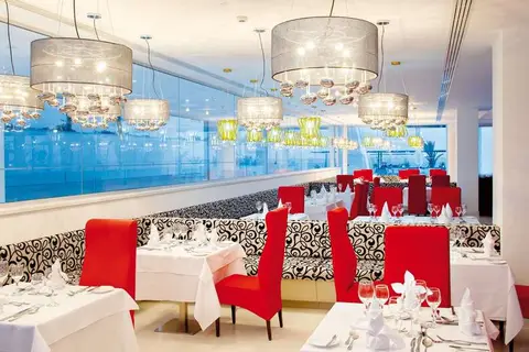 The King Evelthon Beach Hotel & Resort in Hlorakas — foto 22