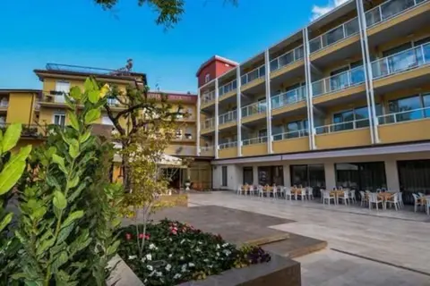 Hotel Bisesti in Bardolino — foto 11