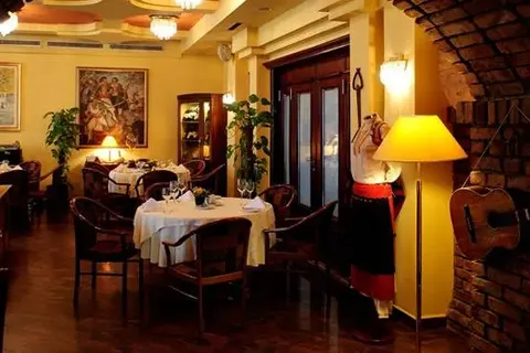 Hotel Mondial in Tirana — foto 8