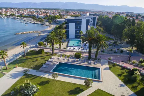 Liberty Plaza in Novalja — foto 17