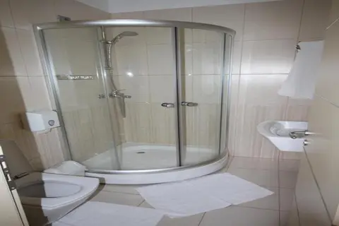 Hotel Piazza in Peshkopia — foto 10