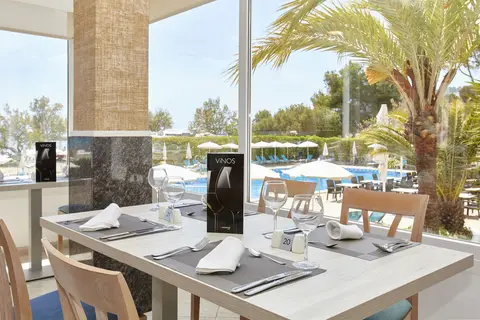 Universal Hotel Castell Royal in Canyamel — foto 16