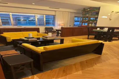 Max Brown Missori in Milaan — foto 2