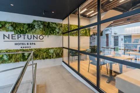 Neptuno Hotel & Spa in Calella — foto 25