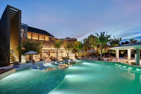 Cross Bali Breakers Resort in Kuta Selatan — foto 12